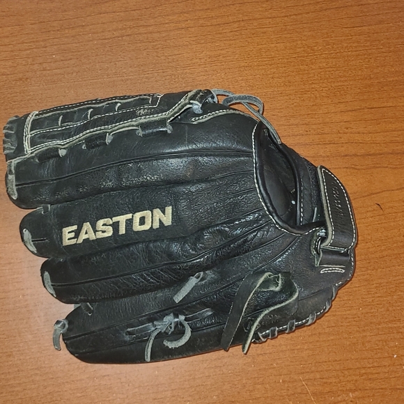Easton Other Easton Womens Softball Glove 3 Pattern Pfp130 Black